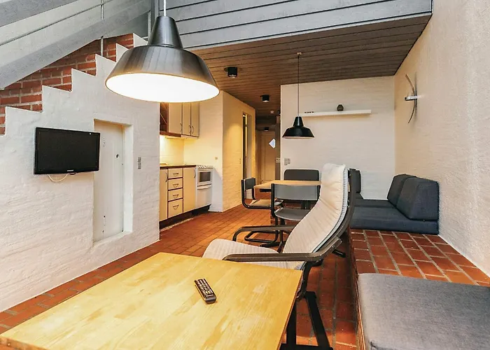 6 Person In * Brovst