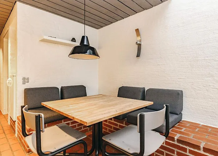 6 Person In * Brovst